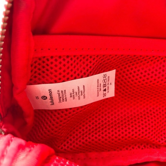 Lululemon Red logo educator everywhere bag strap - Picture 6 of 9